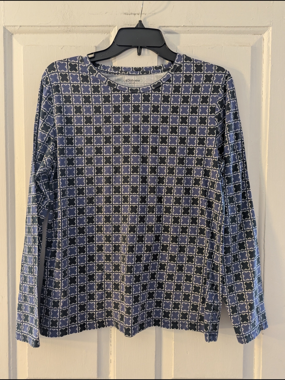 Liz Claiborne Blue and Black Geometric Clover Print Top